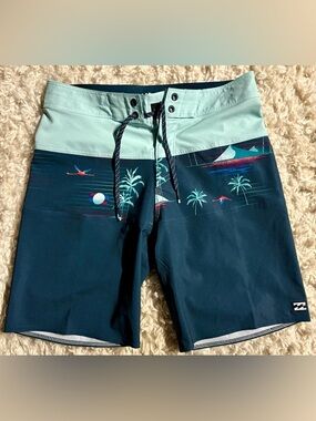 Billabong Size 26” Waist 8” Inseam Board Shorts Boys/Teen Swimwear Swim Trunks